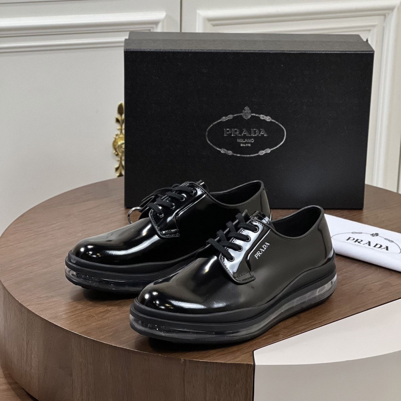 Pra*a leather shoes